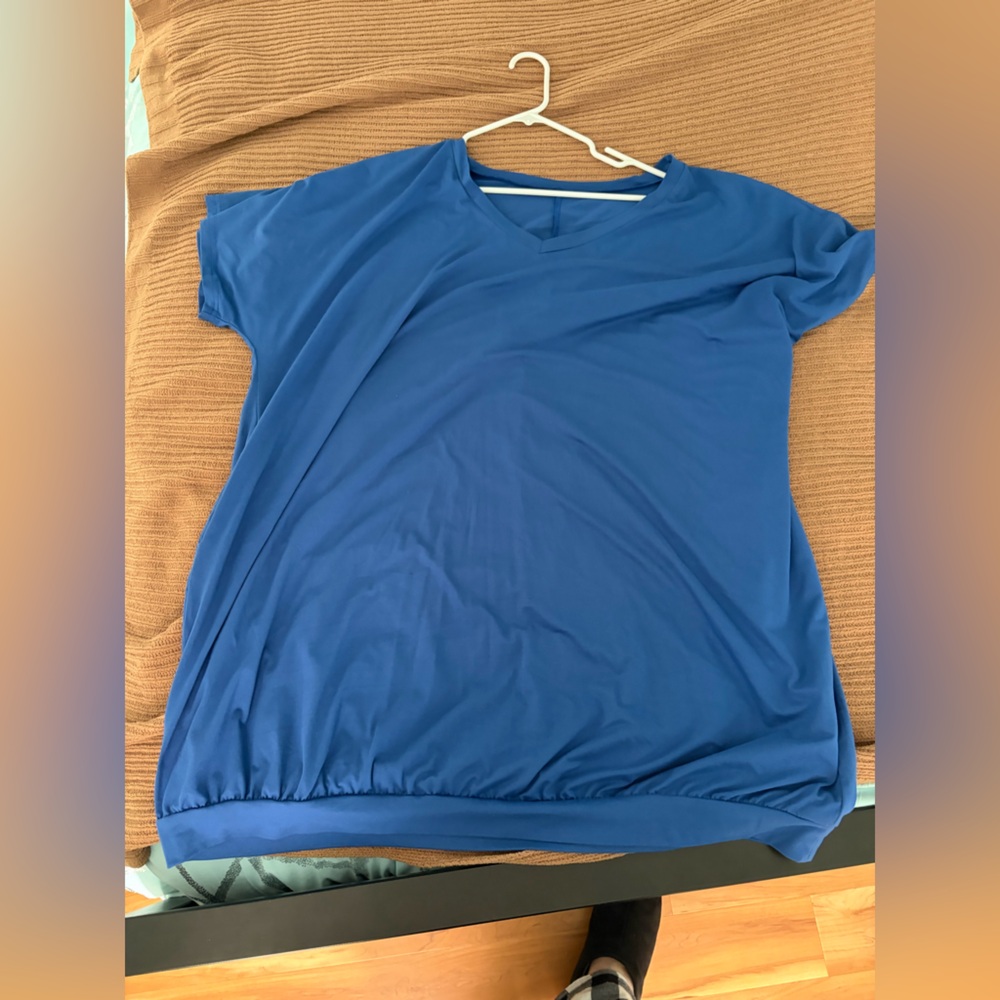 SHEIN Blue Short Sleeve V-Neck Peplum Hem Top
